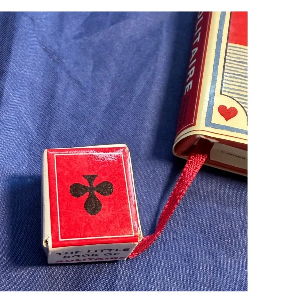 Vintage The Little Book of Solitaire Miniature Deck Card Game Keychain Gift Set